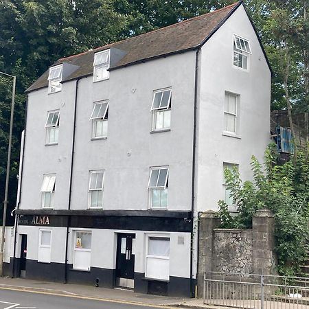 Alma House Vandrarhem Dover Exteriör bild
