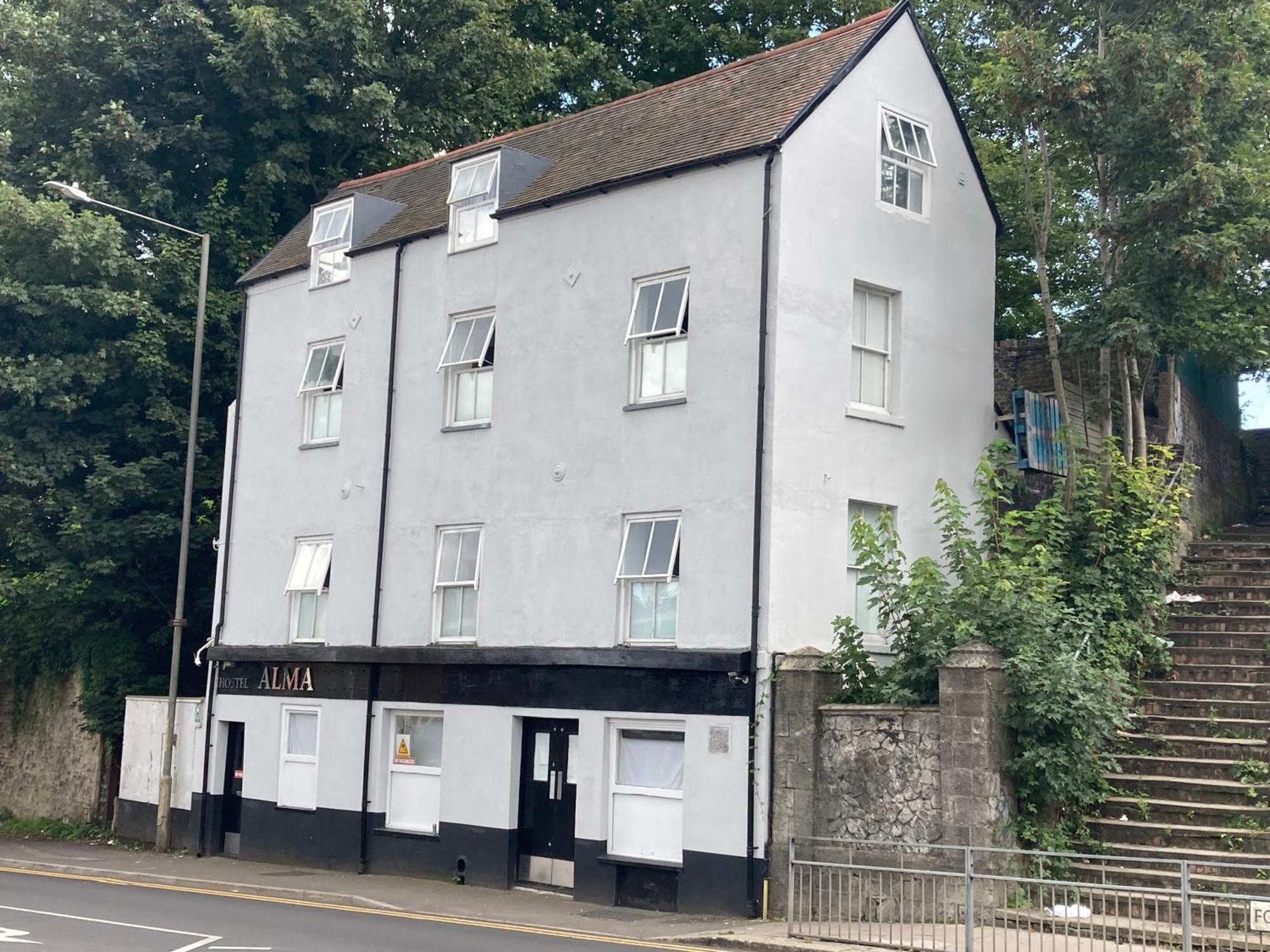 Alma House Vandrarhem Dover Exteriör bild